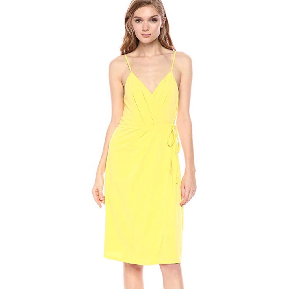 wrap dress perfect for a party, wedding, bbq, etc!